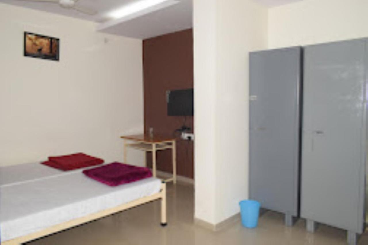 Hotel Vaibhav,Akola Buitenkant foto