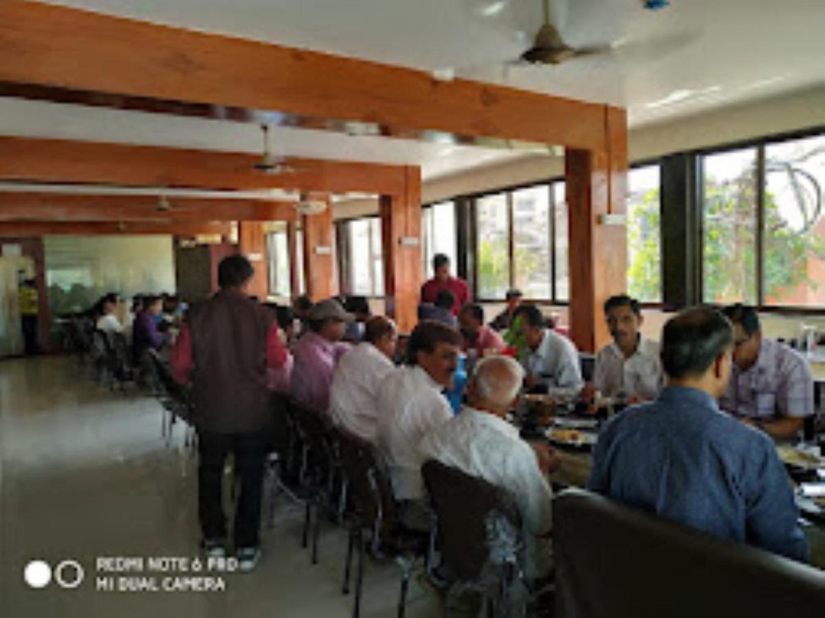 Hotel Vaibhav,Akola Buitenkant foto