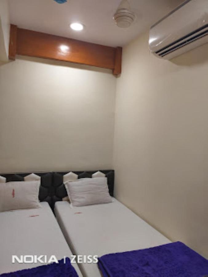 Hotel Vaibhav,Akola Buitenkant foto
