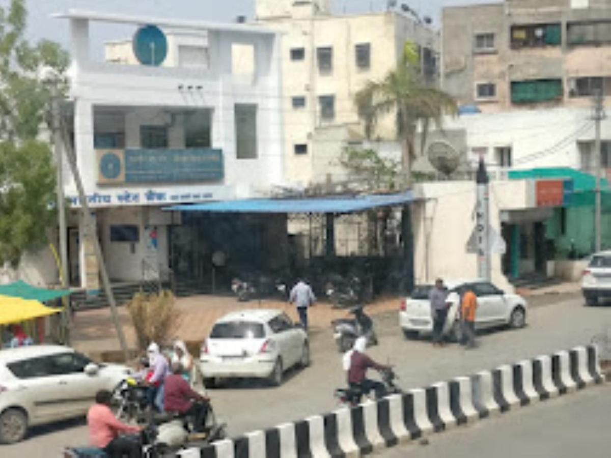 Hotel Vaibhav,Akola Buitenkant foto